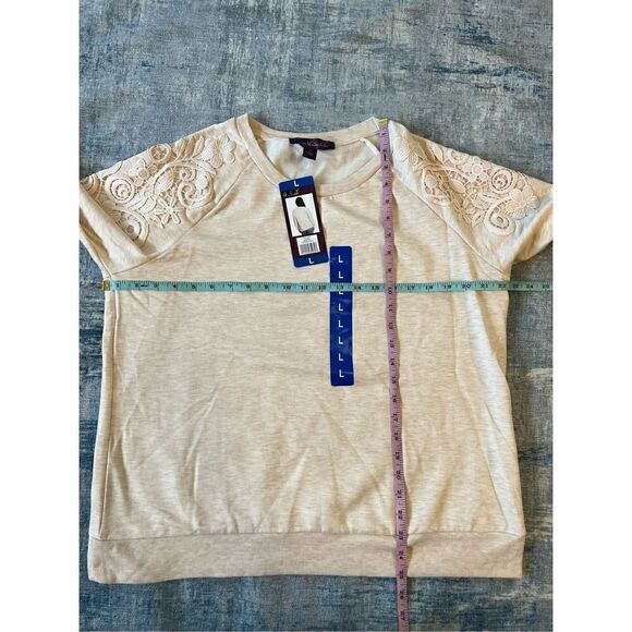 NWT! Gloria Vanderbilt Oatmeal Floral Lace Shoulder Sweater Large - Picture 6 of 6